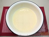 Фото приготовления рецепта: Толстые дрожжевые блины на молоке - шаг №8