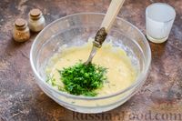 Фото приготовления рецепта: Омлет на кефире с плавленым сыром - шаг №6