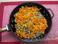 Фото приготовления рецепта: Чечевичный суп с овощами и мясными фрикадельками - шаг №5