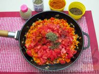 Фото приготовления рецепта: Чечевичный суп с овощами и мясными фрикадельками - шаг №7