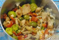 Фото приготовления рецепта: Рагу из куриного филе с болгарским перцем и брюссельской капустой - шаг №11