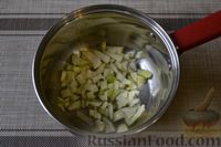 Фото приготовления рецепта: Фасолевый суп с грецкими орехами - шаг №3