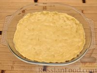 Фото приготовления рецепта: Тёртый пирог с кизилом и яблоками - шаг №9