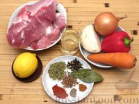 Фото приготовления рецепта: Рагу из свинины с морковью, сладким перцем, сельдереем и белым вином - шаг №1