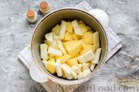 Фото приготовления рецепта: Картофельное пюре с корневым сельдереем и луком - шаг №5