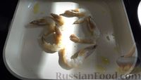 Фото приготовления рецепта: Слоёный салат с креветками и крабовыми палочками - шаг №6