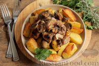 Фото приготовления рецепта: Запечённая свинина с картофелем и грибами (в рукаве) - шаг №9