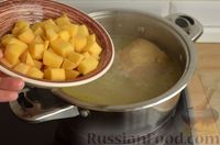 Фото приготовления рецепта: Куриный суп с картофельными ньокками - шаг №8