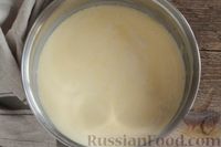 Фото приготовления рецепта: Творожный омлет с начинкой из варенья (в духовке) - шаг №8