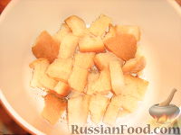 Фото приготовления рецепта: Винегрет с грушей и квашеной капустой - шаг №2