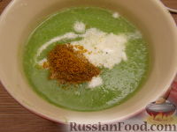 Фото приготовления рецепта: Пряный крем-суп из кабачков - шаг №4