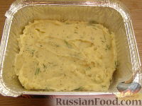 Фото приготовления рецепта: Картофель спиралью, запечённый с колбасой, на шпажках - шаг №4
