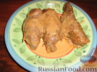 Фото приготовления рецепта: Слоеный салат с курицей и красной смородиной - шаг №11