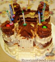Фото к рецепту: Бисквитный торт "Мраморный замок"