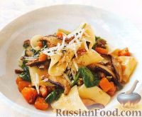Фото к рецепту: Паста с тыквой, грибами и шпинатом