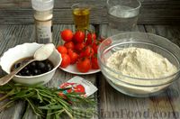 Фото приготовления рецепта: Фокачча с помидорами черри, розмарином и маслинами - шаг №1
