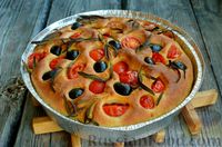 Фото приготовления рецепта: Фокачча с помидорами черри, розмарином и маслинами - шаг №12