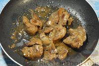 Фото приготовления рецепта: Террин из куриной печени с хурмой и виски - шаг №4