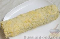 Фото приготовления рецепта: Рисовый рулет с шампиньонами, стручковой фасолью и сыром - шаг №22