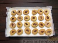 Фото приготовления рецепта: Банановое печенье с орехами - шаг №15
