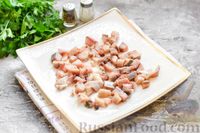 Фото приготовления рецепта: Салат "Селедка под шубой" с грибами и морковью - шаг №9