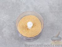 Фото приготовления рецепта: Конфеты из печенья, со сгущенным молоком, сливками и кокосовой стружкой - шаг №2