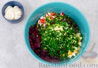 Фото приготовления рецепта: Салат с крабовыми палочками, свёклой и консервированной фасолью - шаг №6
