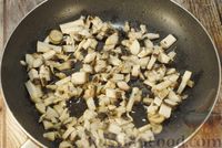Фото приготовления рецепта: Мясо по-французски с помидорами, грибами и картофельным пюре - шаг №6