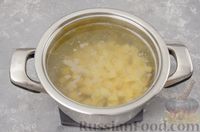 Фото приготовления рецепта: Куриный суп с гречневой крупой и овощами - шаг №6