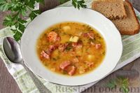 Фото к рецепту: Гороховый суп с обжаренной свининой и копчёными ребрышками