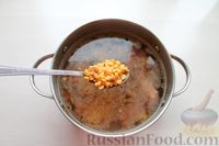 Фото приготовления рецепта: Гороховый суп с обжаренной свининой и копчёными ребрышками - шаг №7