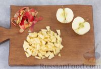 Фото приготовления рецепта: Запечённая манная каша с яблоками и корицей - шаг №4