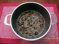 Фото приготовления рецепта: Фаршированные яйца с гречнево-грибной начинкой - шаг №7