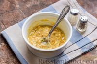 Фото приготовления рецепта: Салат с тунцом, рисом, маслинами и яйцами - шаг №6