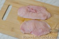 Фото приготовления рецепта: Отбивные из куриного филе в арахисовой панировке - шаг №2