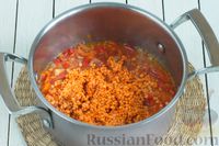Фото приготовления рецепта: Чечевичный суп с овощами и томатной пастой - шаг №6