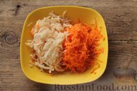 Фото приготовления рецепта: Морковно-яблочные оладьи с пшеном и манкой - шаг №5