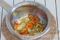 Фото приготовления рецепта: Луково-картофельный суп-пюре - шаг №2