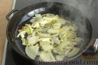 Фото приготовления рецепта: Фриттата с лососем и брюссельской капустой - шаг №6