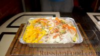 Фото приготовления рецепта: Курица с картошкой и овощами в духовке - шаг №3