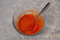 Фото приготовления рецепта: Пирог "Ель" из слоёного теста, с томатным соусом и сыром - шаг №6