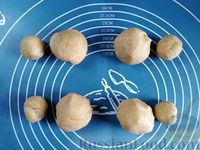 Фото приготовления рецепта: Закрытые песочные мини-пироги с грибами и фасолью - шаг №11