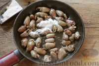 Фото приготовления рецепта: Острые куриные сердечки, тушенные в сливках - шаг №4