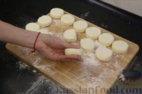 Фото приготовления рецепта: Творожные сырники по ГОСТу - шаг №9