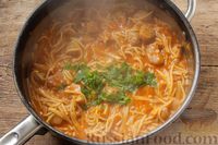 Фото приготовления рецепта: Вермишель с мясом и морковью, в томатном соусе - шаг №10