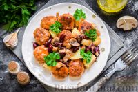 Фото приготовления рецепта: Рагу с картофелем, фасолью и тефтелями, тушенными с грибами и вином - шаг №19