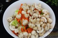 Фото приготовления рецепта: Картошка, запечённая с цветной капустой, грибами и сладким перцем, в рукаве - шаг №7