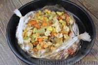 Фото приготовления рецепта: Картошка, запечённая с цветной капустой, грибами и сладким перцем, в рукаве - шаг №11