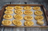 Фото приготовления рецепта: Песочное печенье с яблочной начинкой - шаг №14