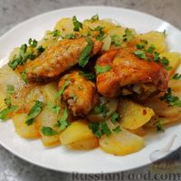 Фото к рецепту: Курица с картофелем в рукаве